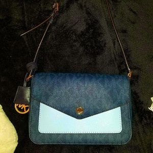 FREE SHIPPING: New Michael Kors (Greenwich) Small Flap Crossbody